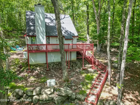 5709 Decker Rd, Bushkill, PA 18324 photo 2
