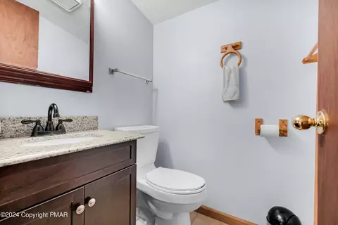 5709 Decker Rd, Bushkill, PA 18324 photo 10