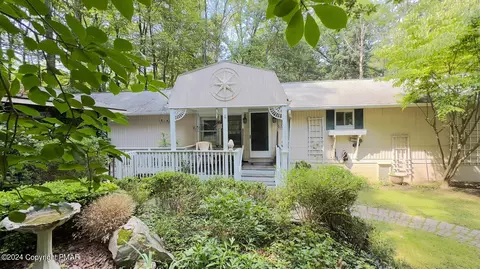 435 Fish Hill Rd, Tannersville, PA 18372