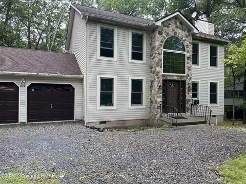 4250 Woodacres Dr, East Stroudsburg, PA 18301
