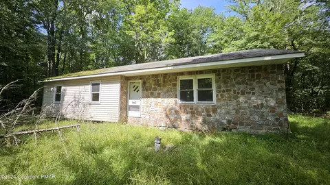 1620 Lake Ln, Pocono Lake, PA 18347