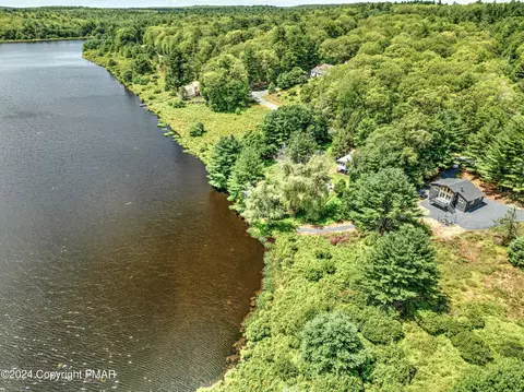 167 Renee Dr, Dingmans Ferry, PA 18328