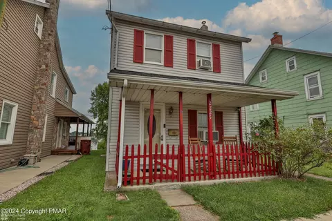 2225 N 1st Ave, Whitehall, PA 18052