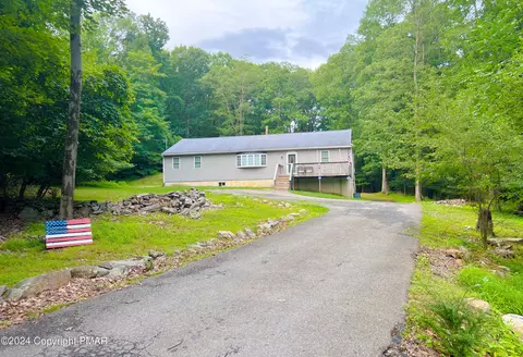 70 E Creek Dr, Lehighton, PA 18235