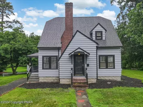 10 Spangenburg Ave, East Stroudsburg, PA 18301