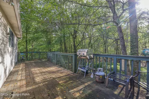 2233 Eagle Path, Bushkill, PA 18324 photo 23