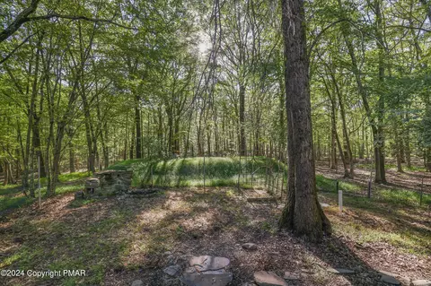 2233 Eagle Path, Bushkill, PA 18324 photo 27
