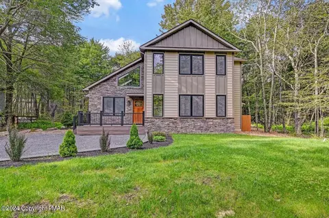5447 Woodland Ave, Pocono Pines, PA 18350