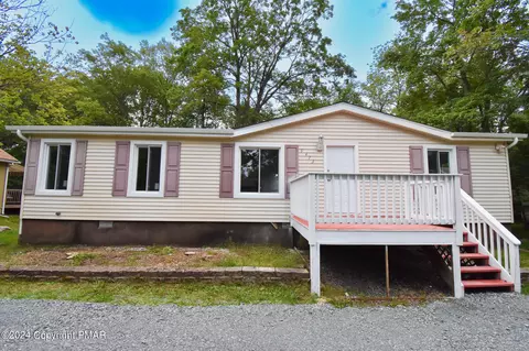 6417 Marvin Gdns, Tobyhanna, PA 18466