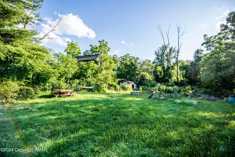 237 Strawberry Hill Rd, Sciota, PA 16910