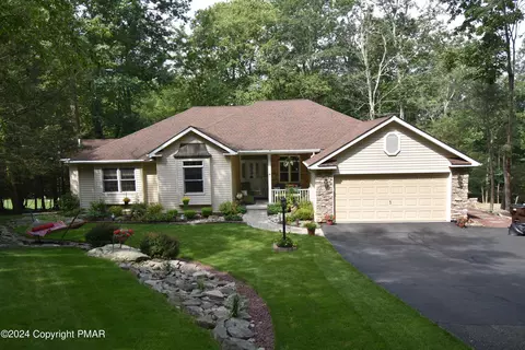 107 Hikers Hill Ln, East Stroudsburg, PA 18301