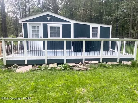 33 Tom Tom Way, Gouldsboro, PA 18424