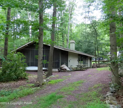 29 Park Dr, Nesquehoning, PA 18240