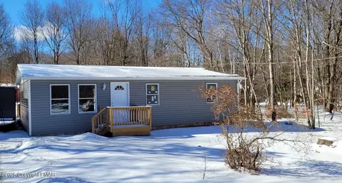 83 Minnisink Trl, Albrightsville, PA 18210
