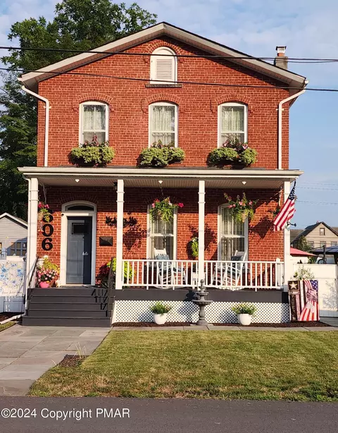 506 Avenue K, Matamoras, PA 18336