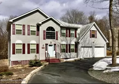 2209 Doe Dr, Long Pond, PA 18334