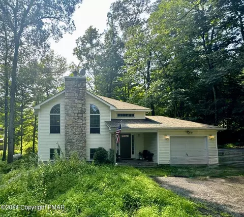332 Clubhouse Dr, East Stroudsburg, PA 18302