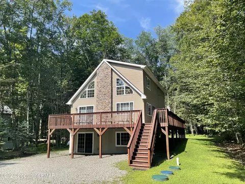 79 Lake Dr W, Clifton Township, PA 18424
