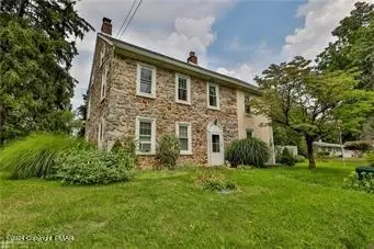 4262 Hecktown Rd, Bethlehem, PA 18020