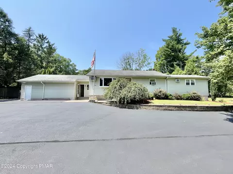 214 Shine Hill Rd, Henryville, PA 18332