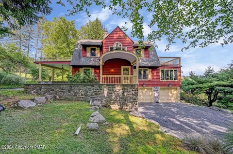 108 Leavitts Branch Rd, Skytop, PA 18357