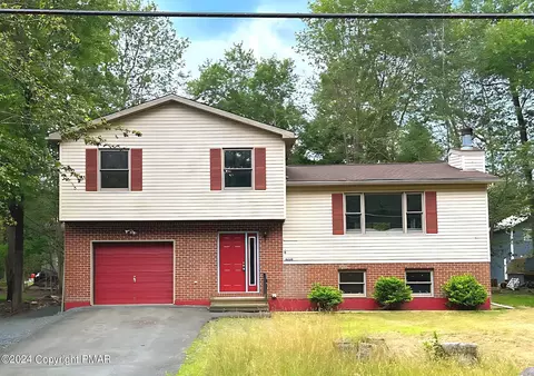 8235 Natures Dr, Tobyhanna, PA 18466
