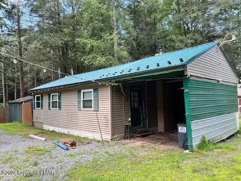 82 Tallwood Dr, Albrightsville, PA 18210