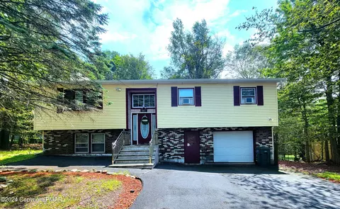 2471 Hidden Ln, Tobyhanna, PA 18466