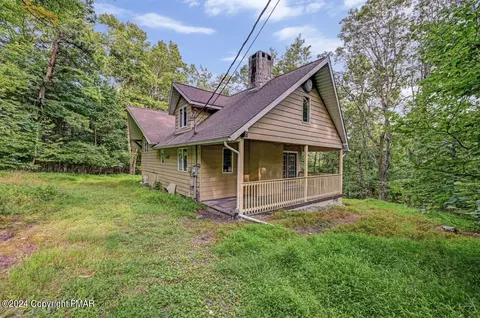 2565 Skyway Dr, Kunkletown, PA 18058