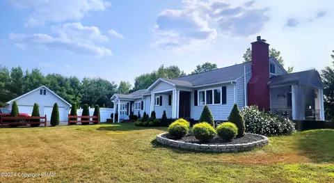 100 Shady Dr, Roaring Brook Twp, PA 18444