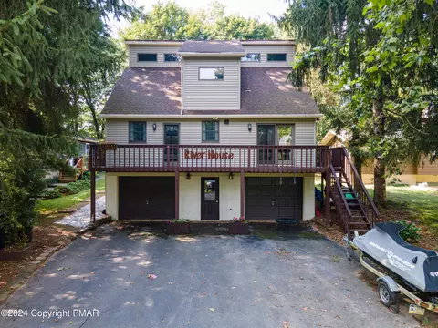 4315 1st Ter Ter, Bangor, PA 18013