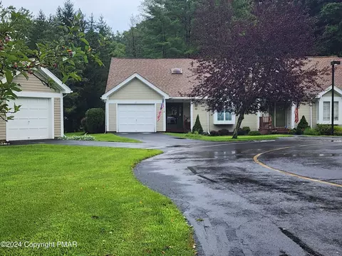 26 Turtle Way, Stroudsburg, PA 18360
