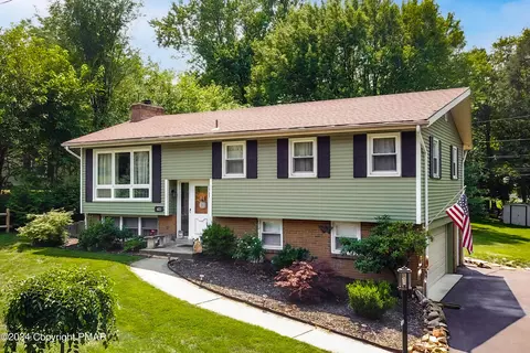 421 W Chestnut Cir, Alburtis, PA 18011