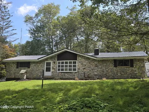 5505 Lincoln Pl, Gouldsboro, PA 18424