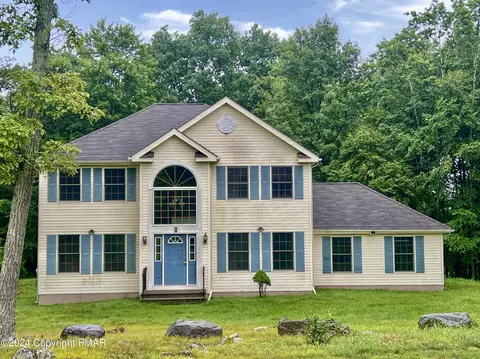 6 Eastridge Ln, East Stroudsburg, PA 18302
