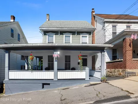 18 Market St, Tamaqua, PA 18252