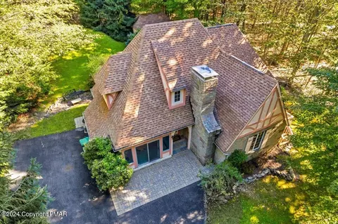 135 Lake In The Clouds Rd, Canadensis, PA 18325