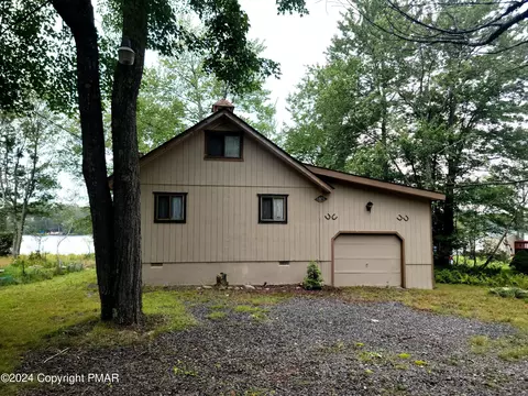 3196 Carobeth Dr, Tobyhanna, PA 18466