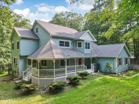 335 Edwin Ln, Stroudsburg, PA 18360