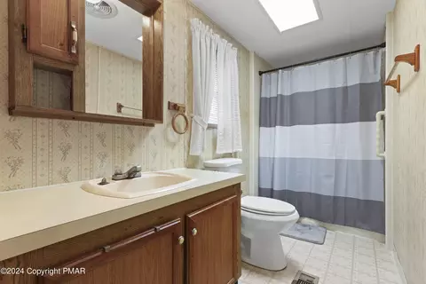 74 Juniper Ct, Bath, PA 18014 photo 14