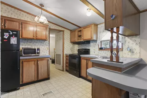 74 Juniper Ct, Bath, PA 18014 photo 9