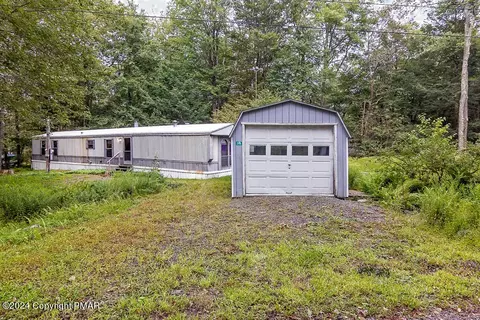 35 Red Wing Path, Gouldsboro, PA 18424