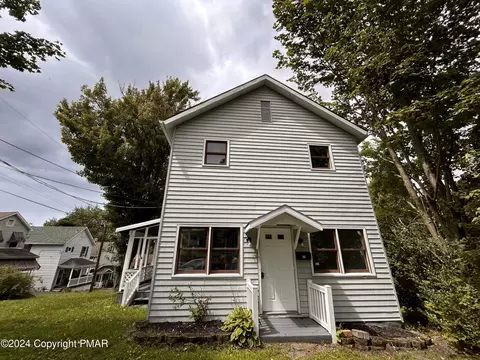69 Wayne St, Carbondale, PA 18407