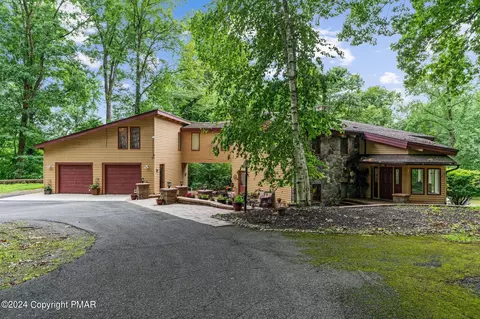81 Palmer Rd, Bangor, PA 18013