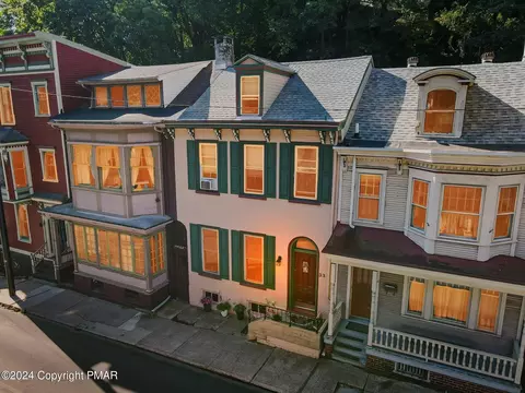 33 W Broadway, Jim Thorpe, PA 18229