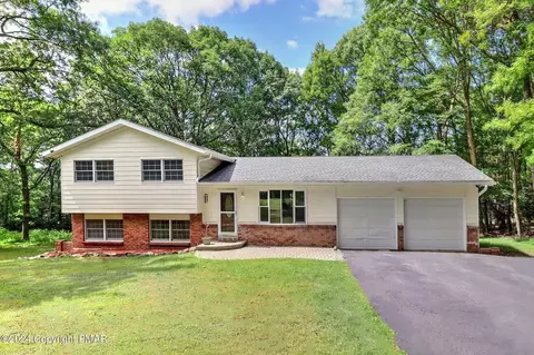 142 Melrose Dr, Scotrun, PA 18355