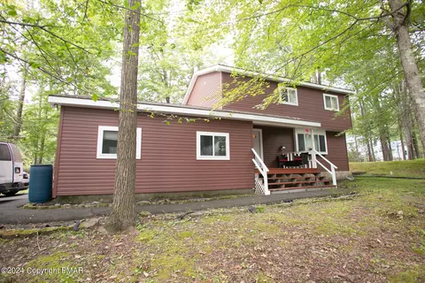 9120 Belvedere Rd, Tobyhanna, PA 18466