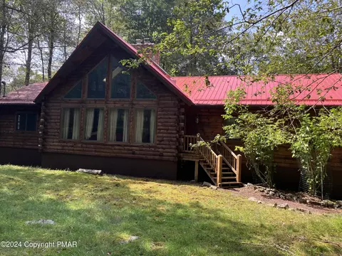 1110 Ranger Trl, Pocono Lake, PA 18347
