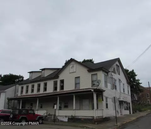 141 Carbon St, Weatherly, PA 18255