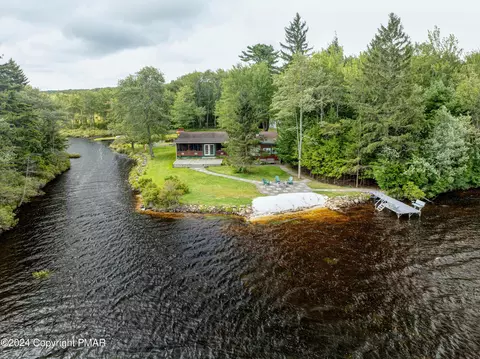 89 Westwood Blvd, Gouldsboro, PA 18424